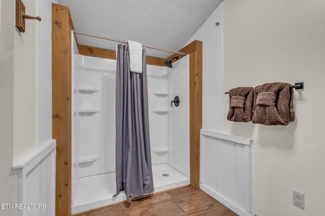 3042 Crestview Court, Sevierville, TN 37862