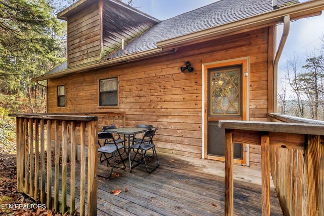 3042 Crestview Court, Sevierville, TN 37862