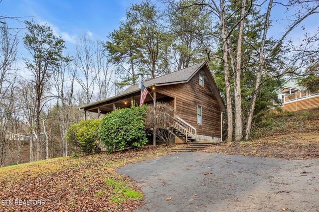 3042 Crestview Court, Sevierville, TN 37862