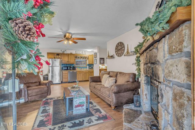 3042 Crestview Court, Sevierville, TN 37862