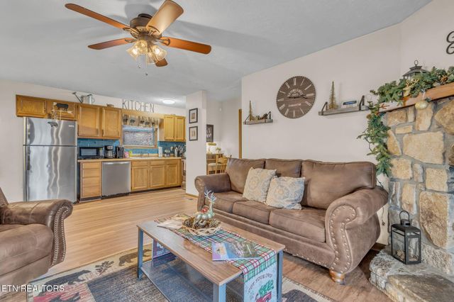 3042 Crestview Court, Sevierville, TN 37862