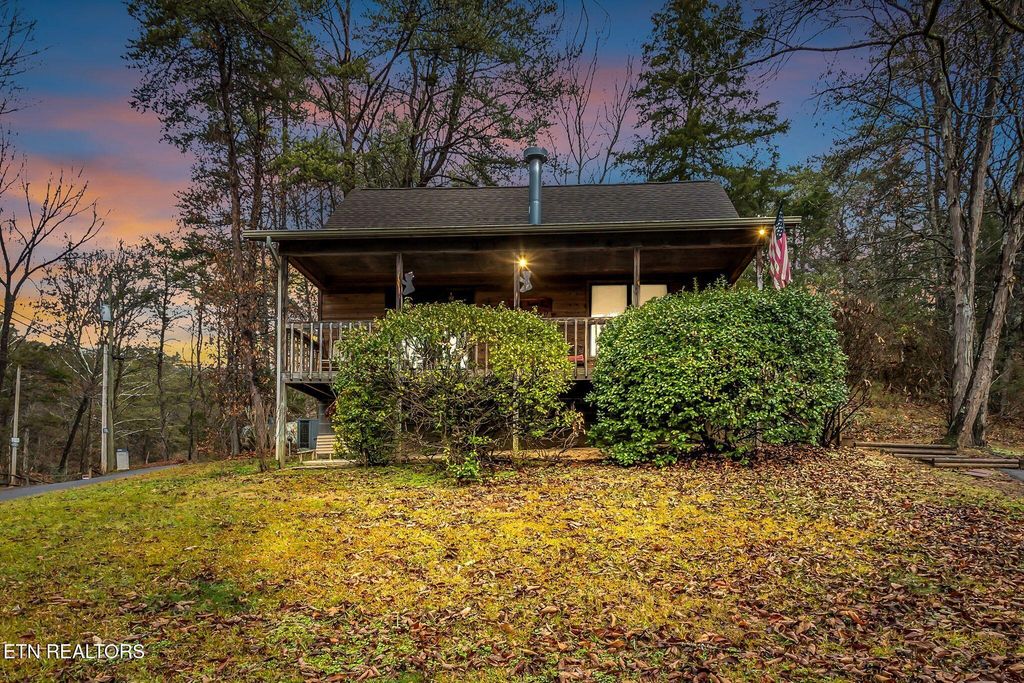 3042 Crestview Court, Sevierville, TN 37862