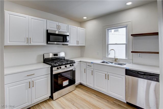 19901 Pawnee Avenue, Cleveland, OH 44119