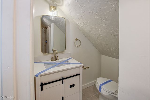 19901 Pawnee Avenue, Cleveland, OH 44119