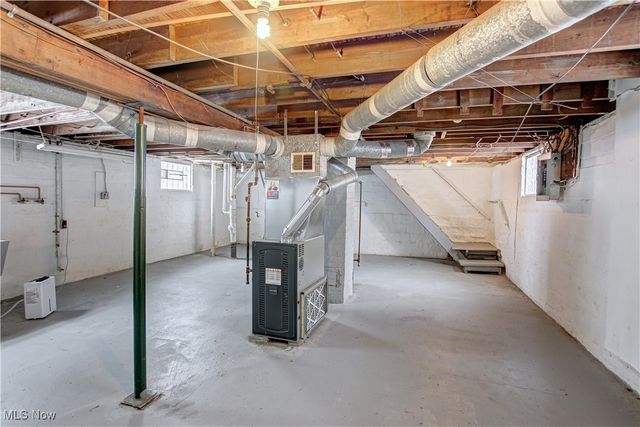 19901 Pawnee Avenue, Cleveland, OH 44119