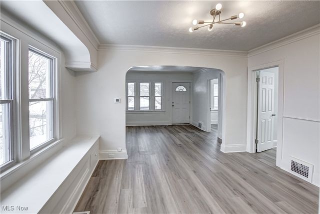 19901 Pawnee Avenue, Cleveland, OH 44119