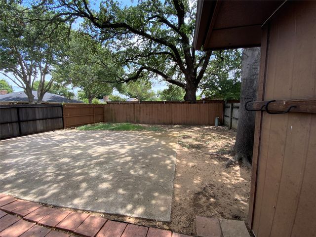 2316 Dalewood Lane, Bedford, TX 76022