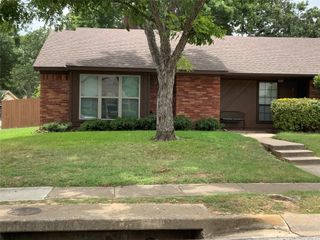 2316 Dalewood Lane, Bedford, TX 76022