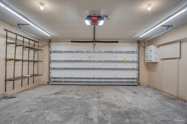 9880 Creet Cir, Navarre, FL 32566