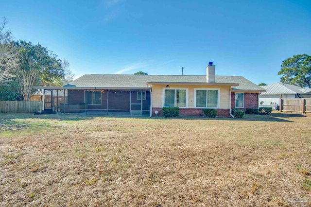 9880 Creet Cir, Navarre, FL 32566