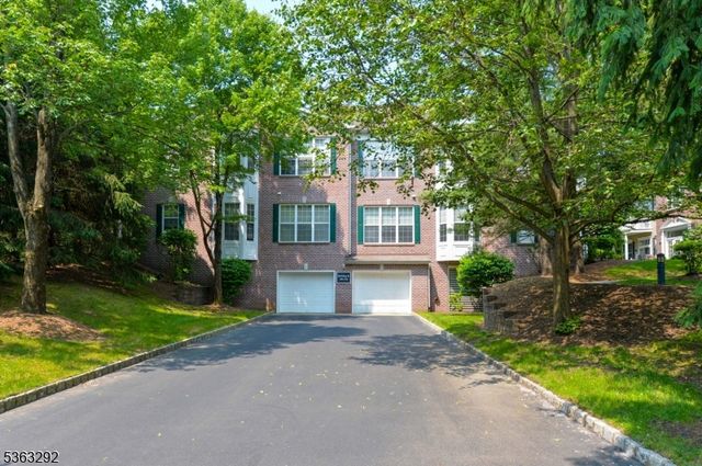 103 Four Seasons Dr. Bldg 1 103, Wayne Twp., NJ 07470