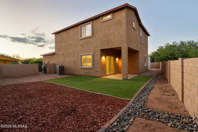5733 E Vuelta De Nuestro Pueblo, Tucson, AZ 85756