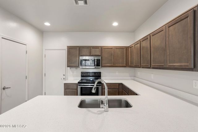 5733 E Vuelta De Nuestro Pueblo, Tucson, AZ 85756