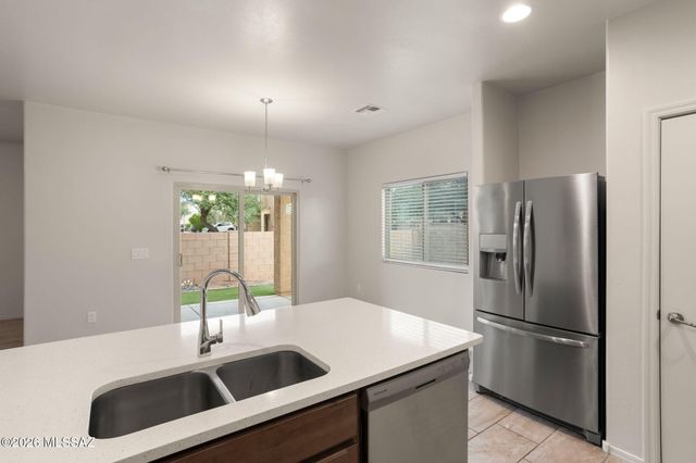 5733 E Vuelta De Nuestro Pueblo, Tucson, AZ 85756