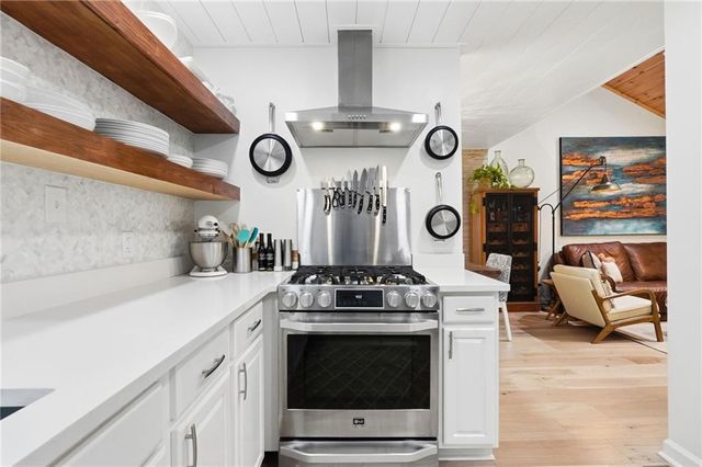 903 Pine Circle, Woodstock, GA 30189