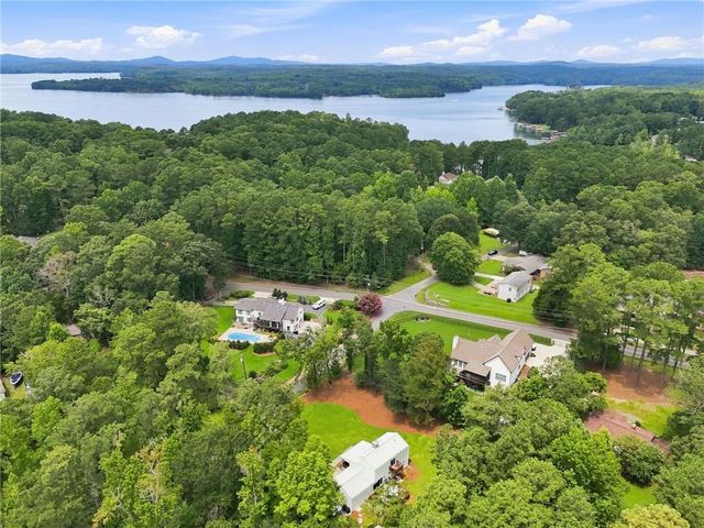 903 Pine Circle, Woodstock, GA 30189