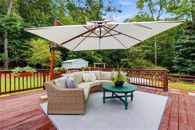 903 Pine Circle, Woodstock, GA 30189