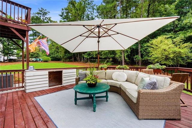 903 Pine Circle, Woodstock, GA 30189