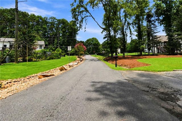903 Pine Circle, Woodstock, GA 30189