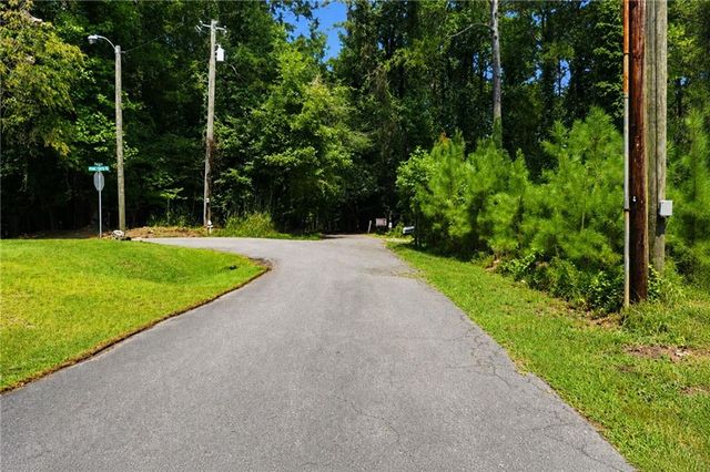 903 Pine Circle, Woodstock, GA 30189