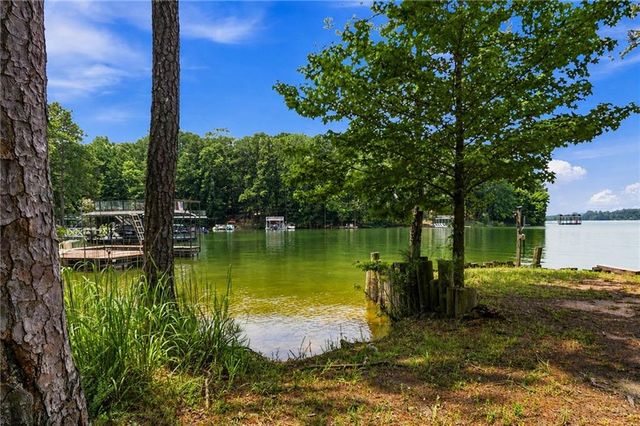 903 Pine Circle, Woodstock, GA 30189