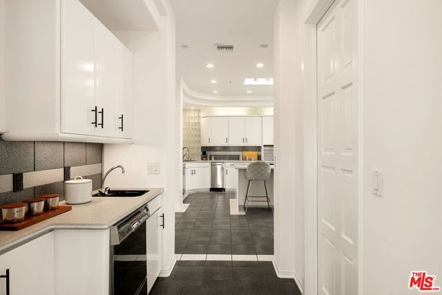 283 Lake Sherwood Drive, Lake Sherwood, CA 91361