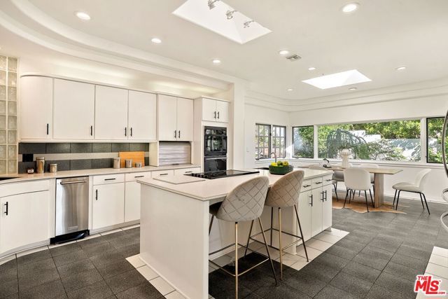 283 Lake Sherwood Drive, Lake Sherwood, CA 91361