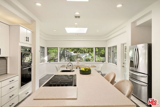 283 Lake Sherwood Drive, Lake Sherwood, CA 91361