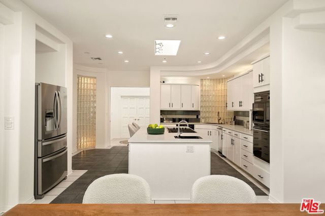 283 Lake Sherwood Drive, Lake Sherwood, CA 91361