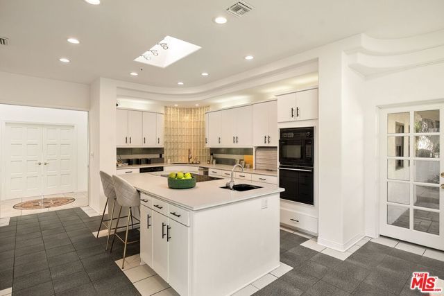 283 Lake Sherwood Drive, Lake Sherwood, CA 91361
