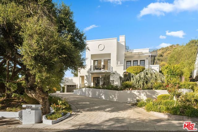 283 Lake Sherwood Drive, Lake Sherwood, CA 91361