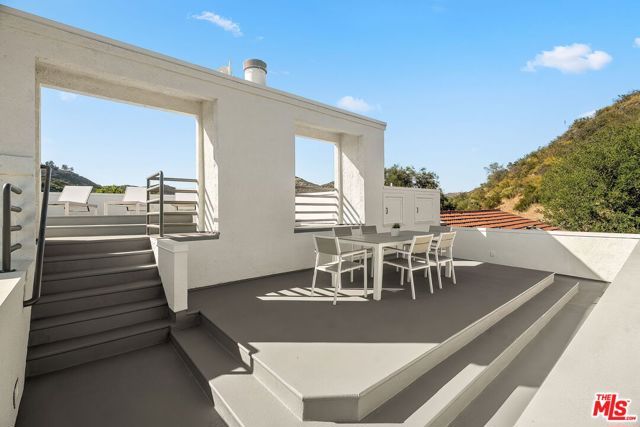 283 Lake Sherwood Drive, Lake Sherwood, CA 91361