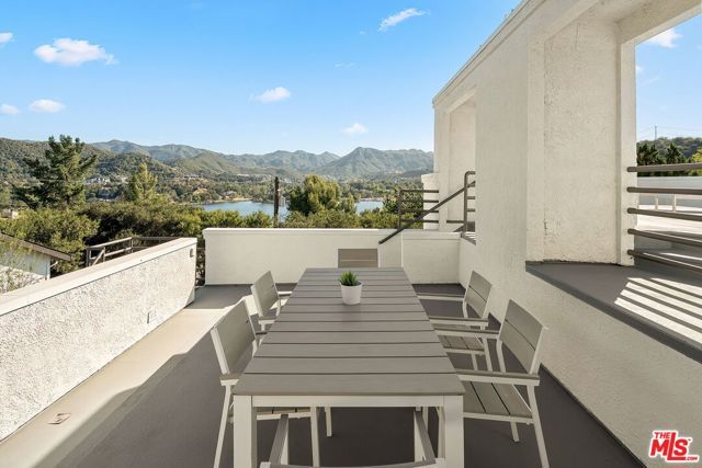 283 Lake Sherwood Drive, Lake Sherwood, CA 91361