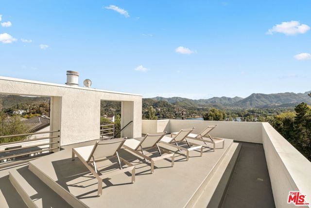 283 Lake Sherwood Drive, Lake Sherwood, CA 91361