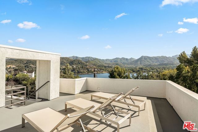 283 Lake Sherwood Drive, Lake Sherwood, CA 91361
