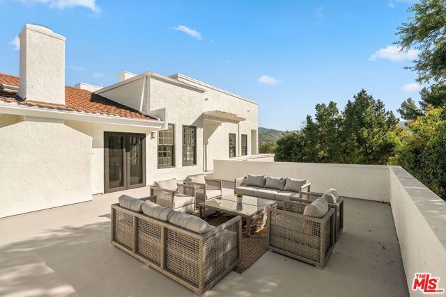 283 Lake Sherwood Drive, Lake Sherwood, CA 91361