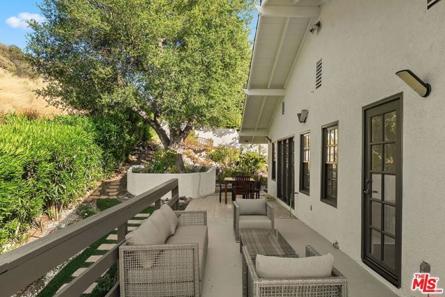 283 Lake Sherwood Drive, Lake Sherwood, CA 91361