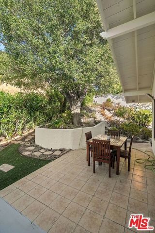 283 Lake Sherwood Drive, Lake Sherwood, CA 91361