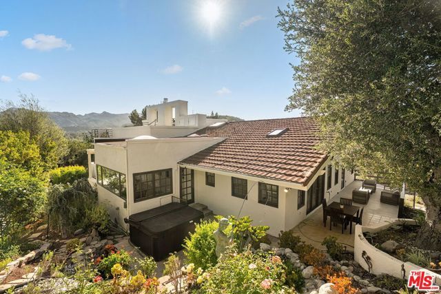 283 Lake Sherwood Drive, Lake Sherwood, CA 91361