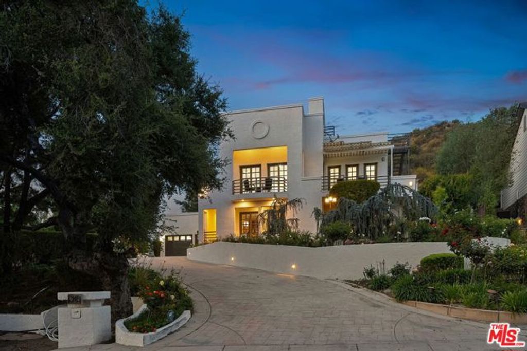 283 Lake Sherwood Drive, Lake Sherwood, CA 91361