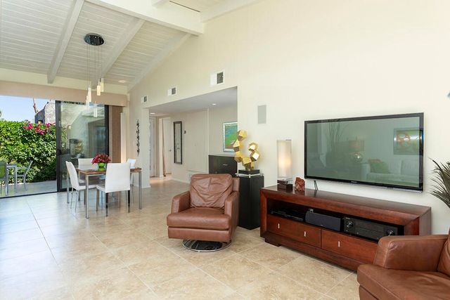 2033 E El Alameda, Palm Springs, CA 92262