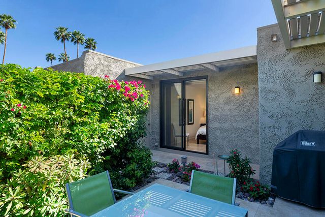 2033 E El Alameda, Palm Springs, CA 92262