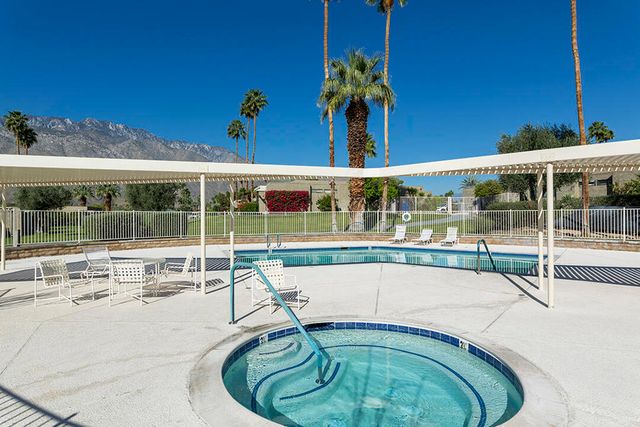 2033 E El Alameda, Palm Springs, CA 92262