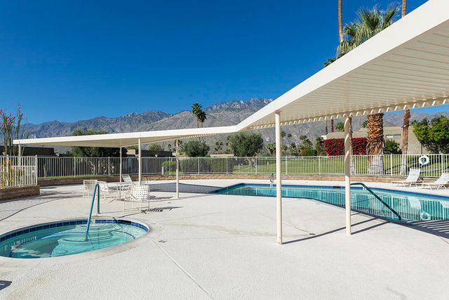 2033 E El Alameda, Palm Springs, CA 92262