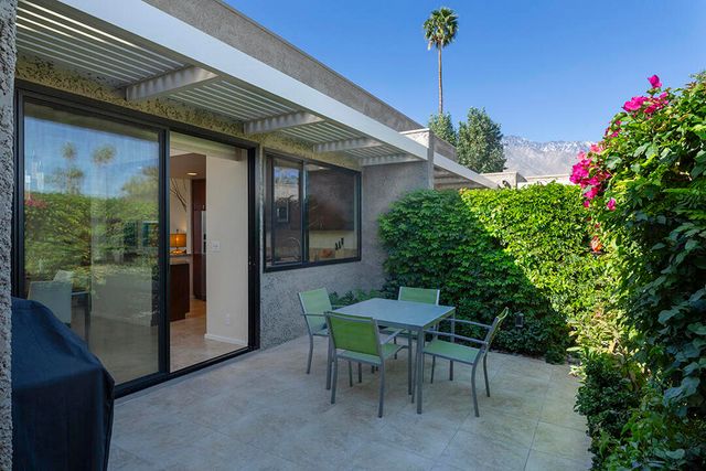 2033 E El Alameda, Palm Springs, CA 92262