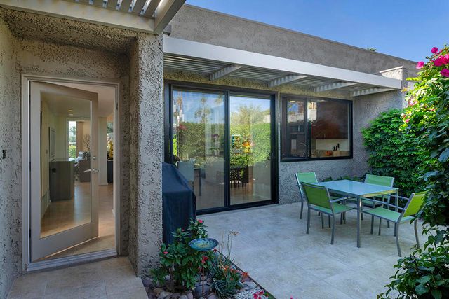 2033 E El Alameda, Palm Springs, CA 92262