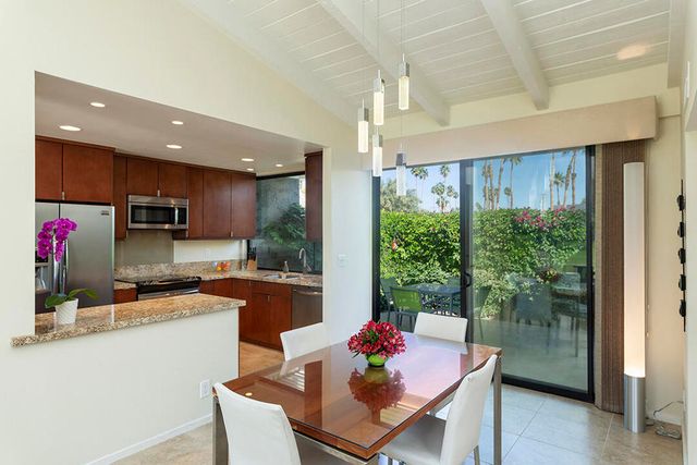 2033 E El Alameda, Palm Springs, CA 92262