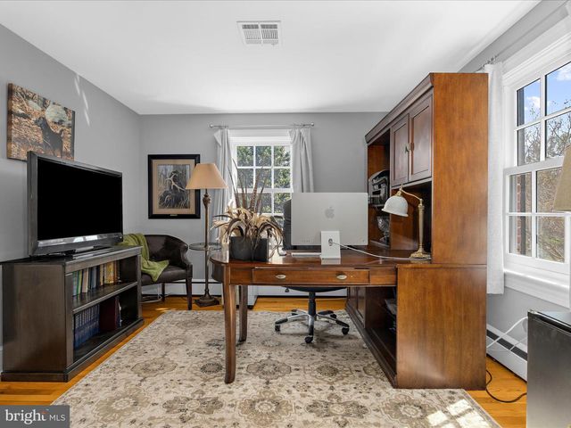 301 WASHINGTON ST S, Easton, MD 21601