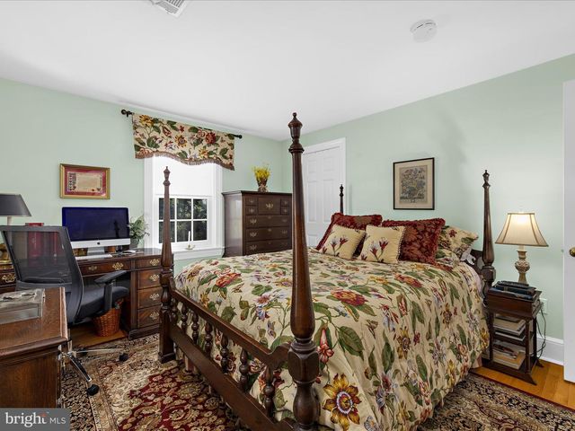 301 WASHINGTON ST S, Easton, MD 21601