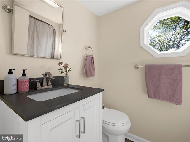 301 WASHINGTON ST S, Easton, MD 21601